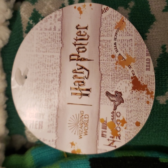 Harry Potter Sherpa lined socks 4 pair - Picture 2 of 3